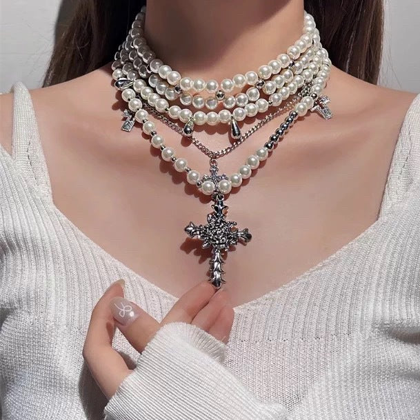Damen Perlenkette mit kunstvollen Kreuzanhängern Shop Nory