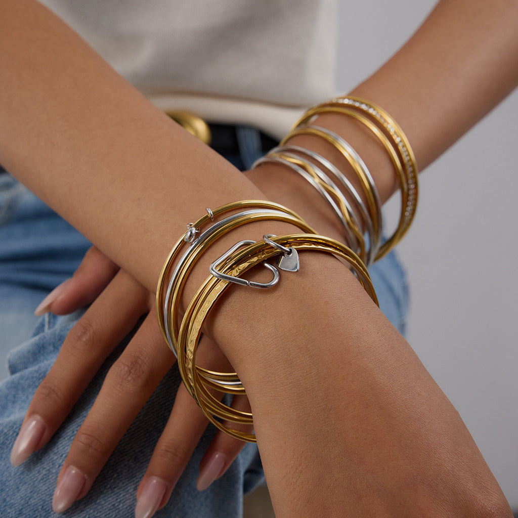 Damen Offenes Armband mit elegantem Zickzack-Design und hypoallergener Edelstahlverarbeitung Shop Nory