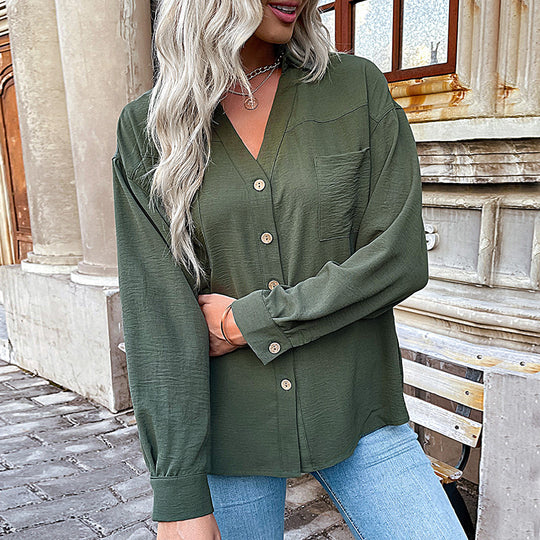 Damen Oversize Crinkle‑Hemdbluse mit V‑Ausschnitt, sichtbarer Knopfleiste und Brusttasche Shop Nory