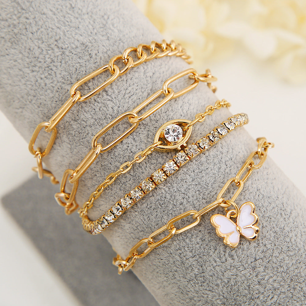 Damen Armband-Set mit funkelnden Akzenten und zarten Design-Elementen Shop Nory