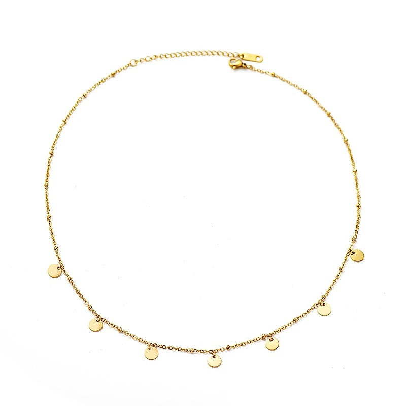 Damen Halskette mit glänzenden Plättchen und filigranem Design Shop Nory