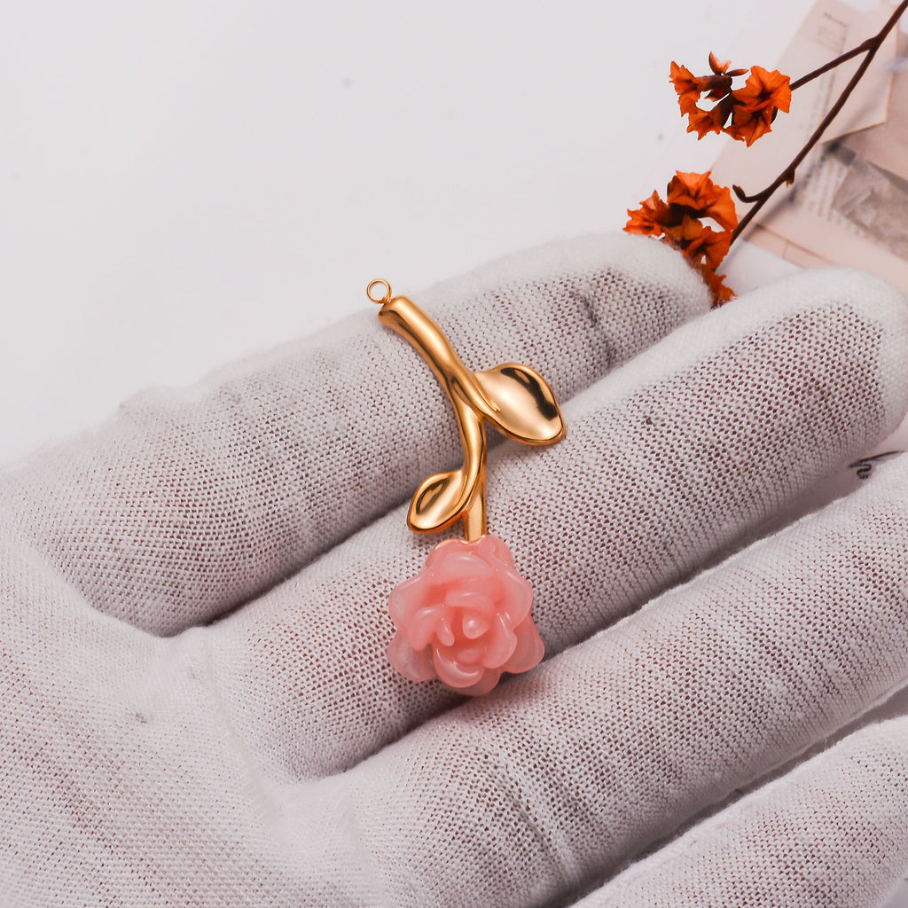 Damen Anhänger mit floralem Design und eleganten Details Shop Nory