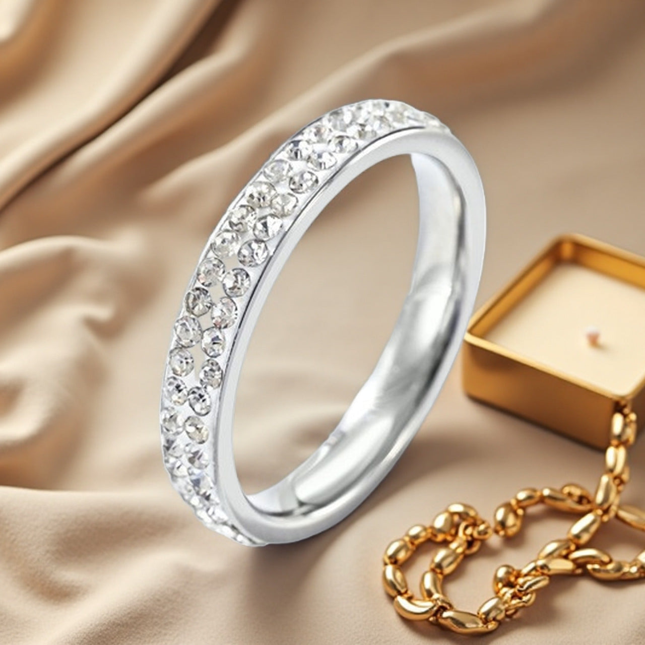 Damen Ring mit funkelndem Zirkonia-Besatz und edlem, poliertem Design Shop Nory