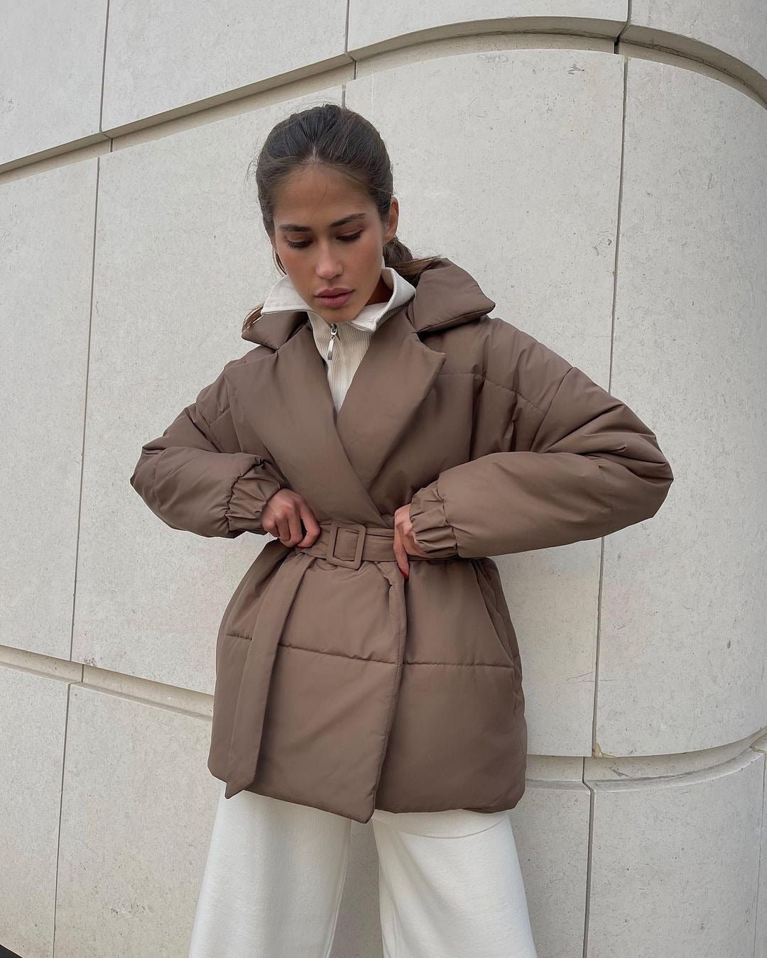 Damen Wattierte Taillierte Steppjacke mit Gürtel und Kapuze Shop Nory