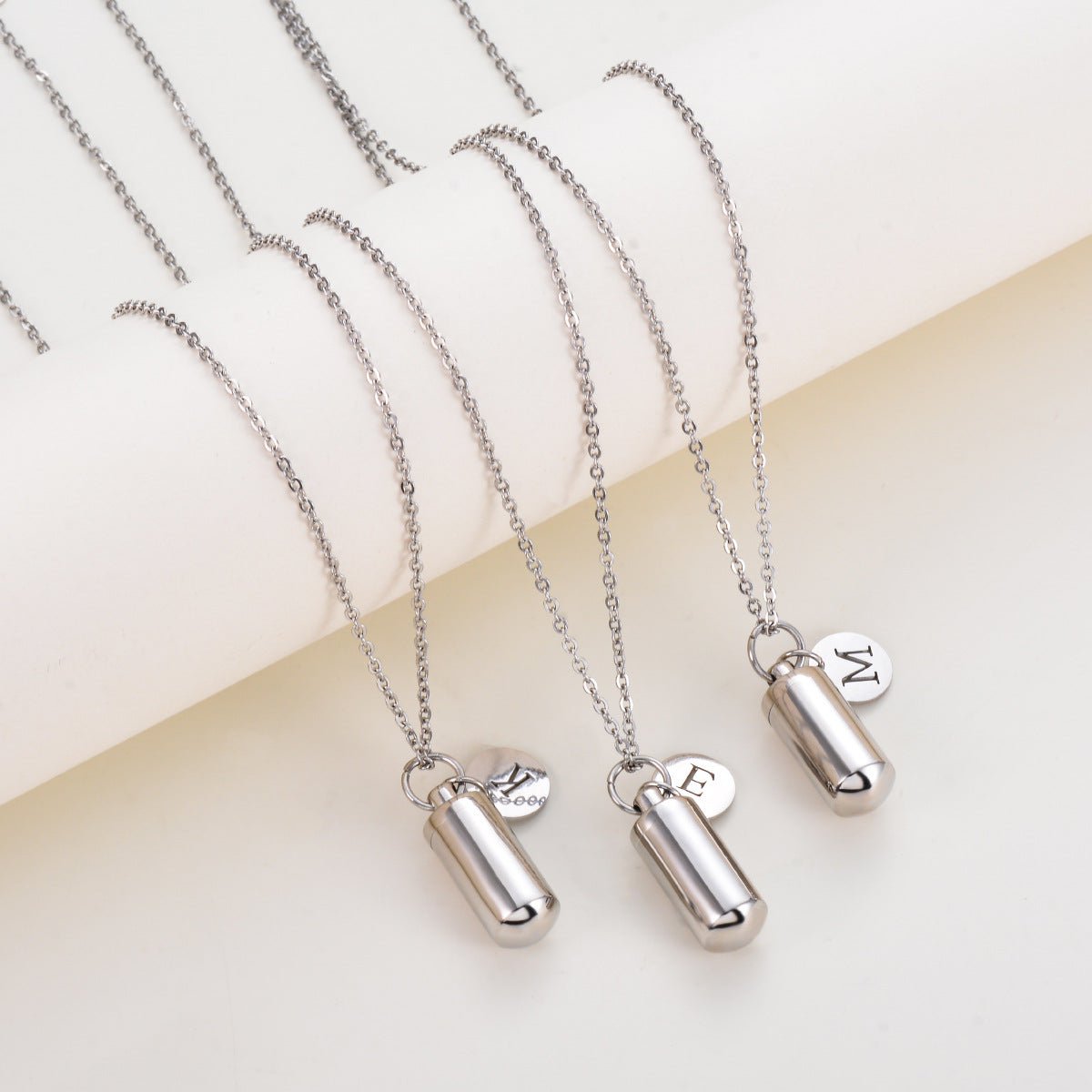 Damen personalisierte Kapsel-Halskette aus Edelstahl Shop Nory