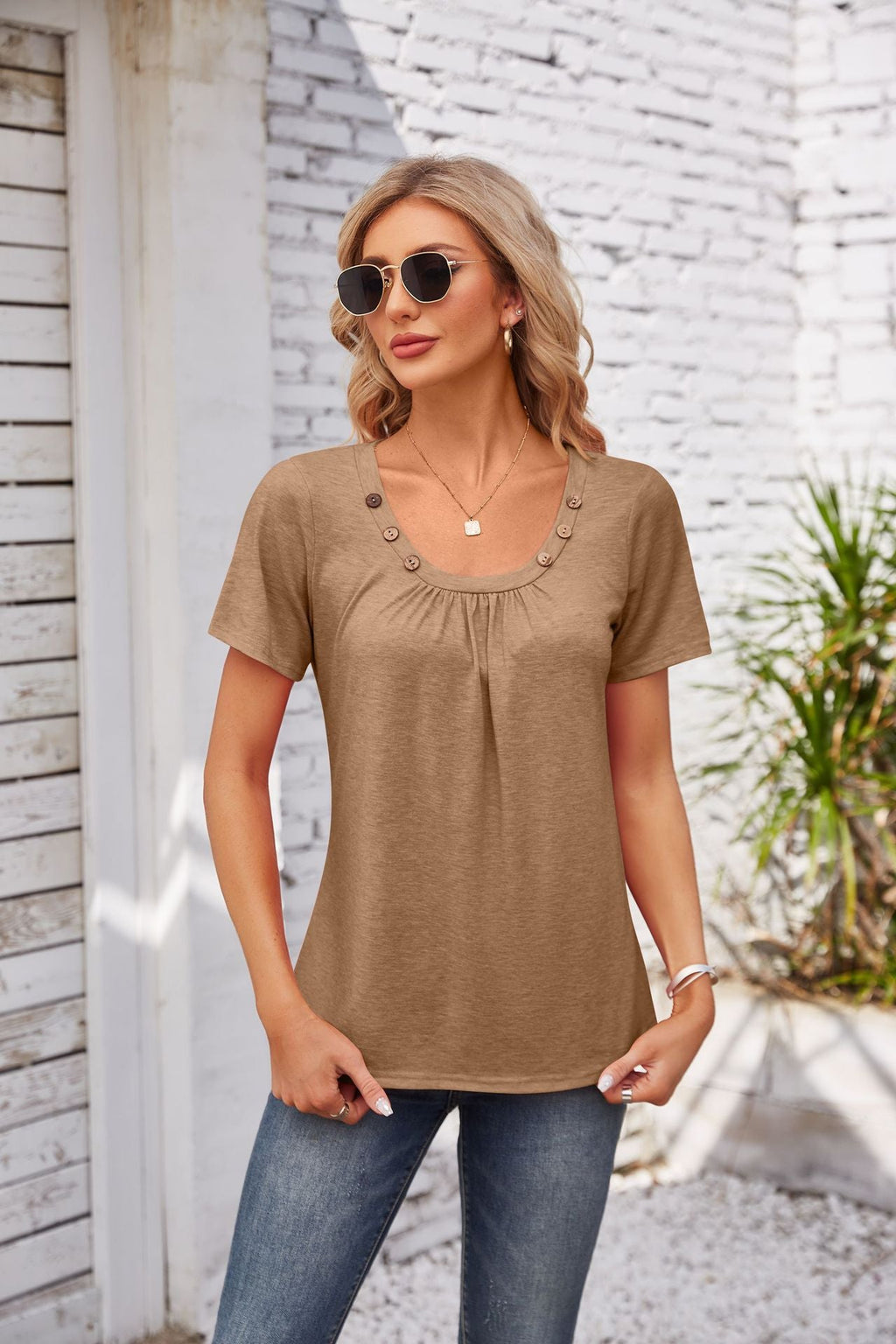Damen Freizeit T-Shirt mit dekorativen Knöpfen