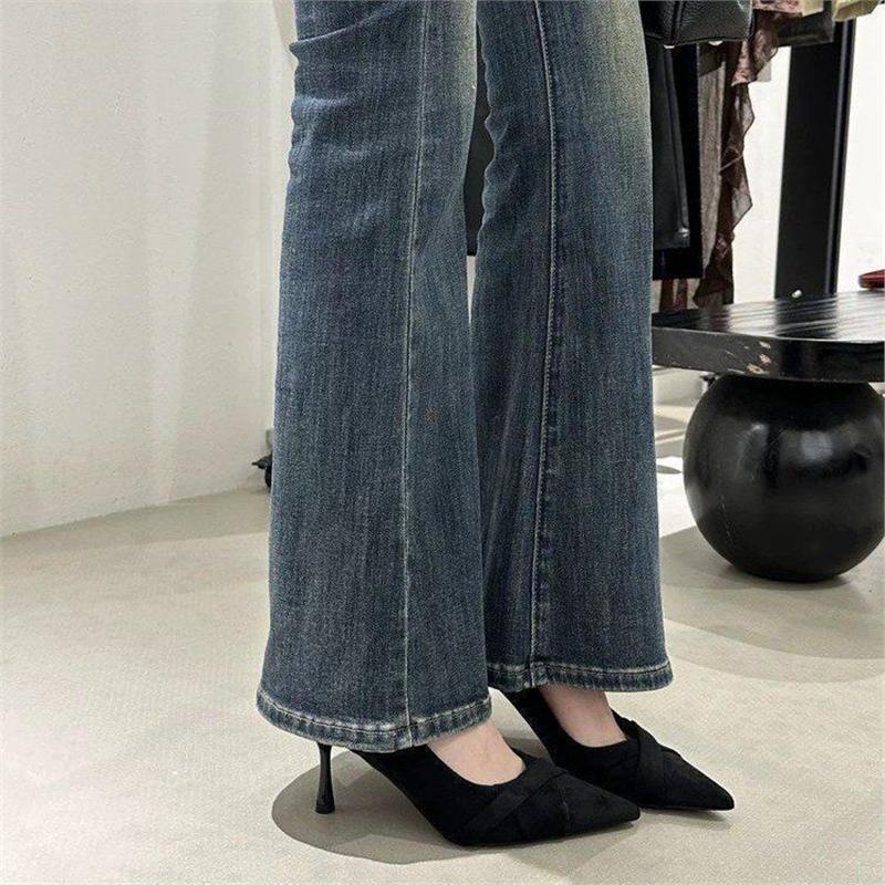 Damen Spitz zulaufende Samt‑Mules mit schlankem Stiletto und überkreuztem Riemen Shop Nory