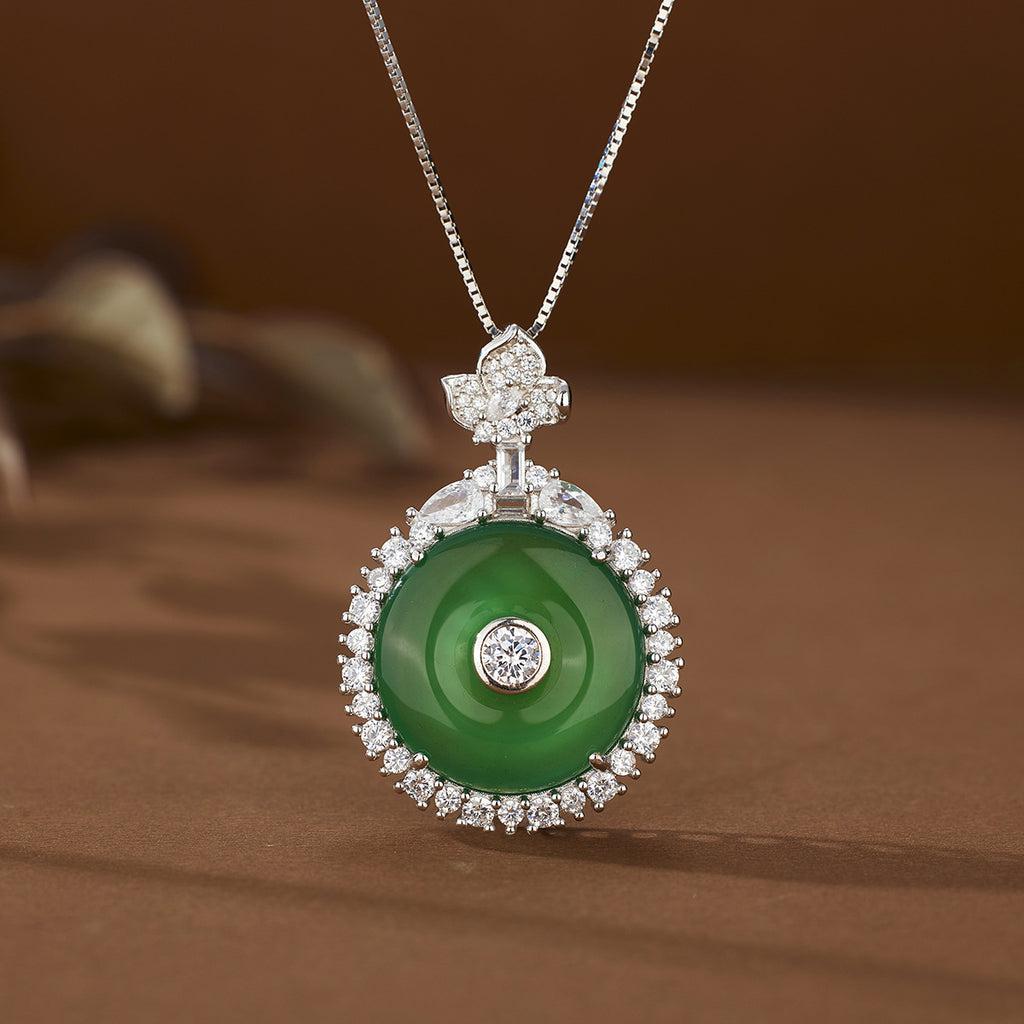 Damen Anhänger aus Jade mit funkelndem Zirkonia und Blumendesign Shop Nory