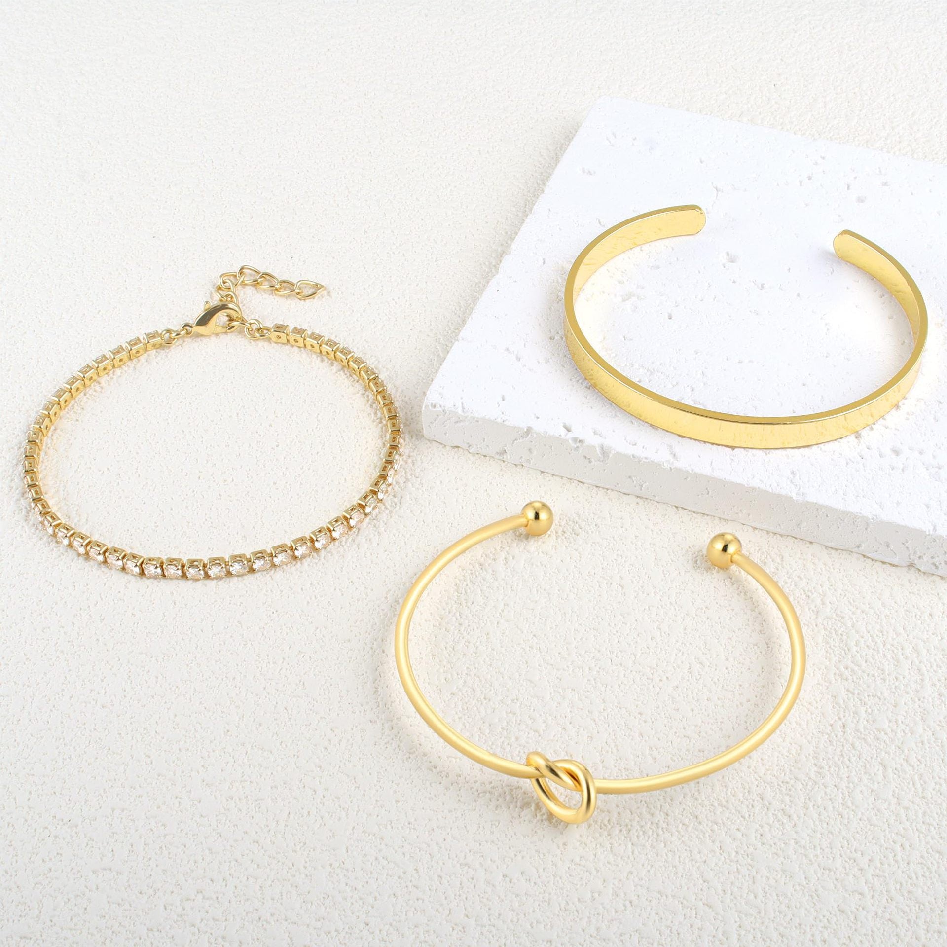 Damen modisches Armband-Set mit funkelnden Kristallen und elegantem Design Shop Nory