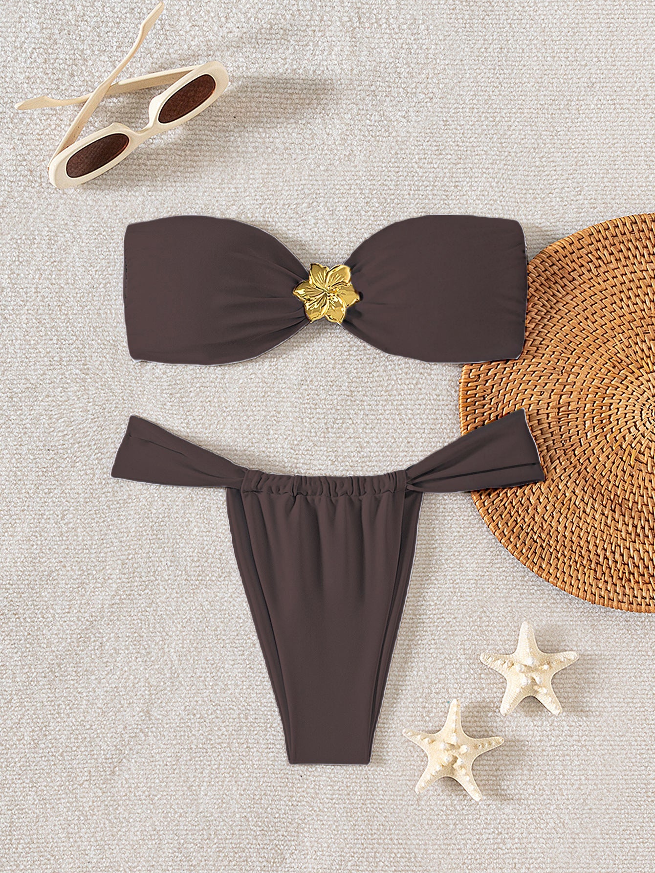 Damen Bandeau-Bikini mit eleganter Goldschließe