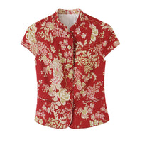 Rotes Blumenmuster