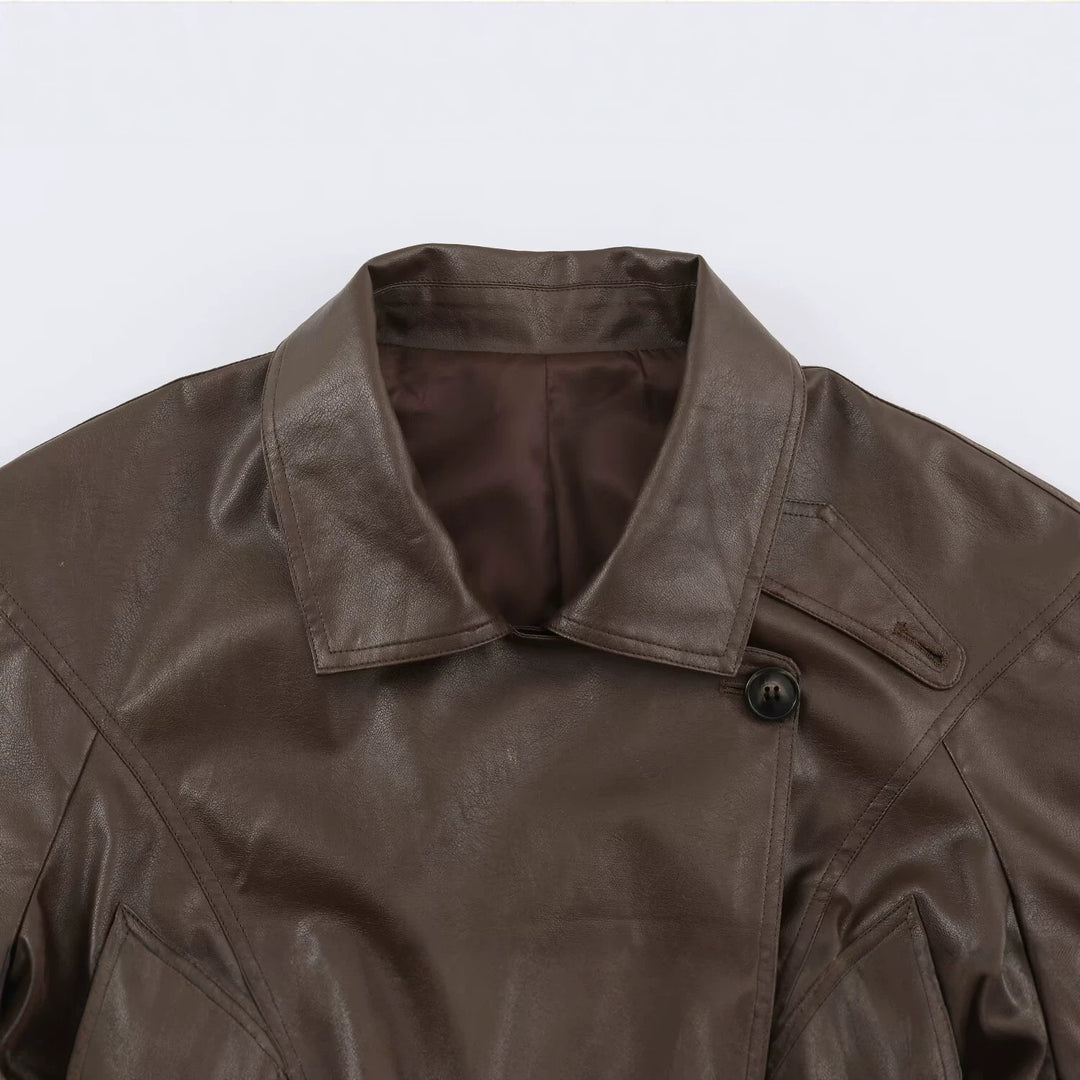 Damen Taillierte Lederoptik-Jacke mit asymmetrischer Knopfleiste und Bindegürtel Shop Nory