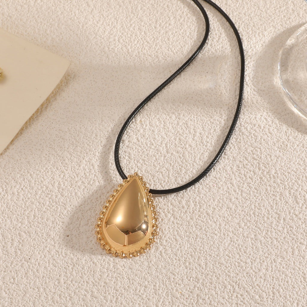 Damen Anhänger-Set mit luxuriösen Tropfenformen Shop Nory
