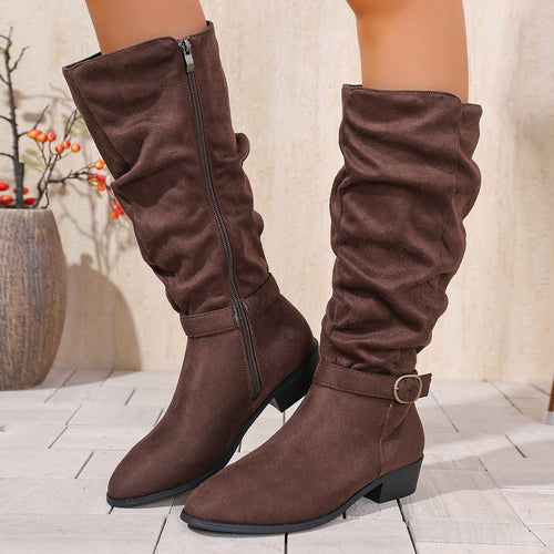 Damen kniehoher Slouch-Stiefel aus weichem Microvelours mit Ziergurt und niedrigem Blockabsatz Shop Nory
