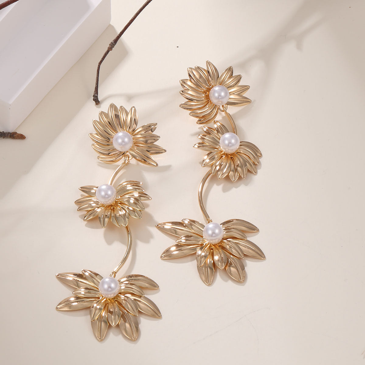 Damen Ohrringe im eleganten Blumen-Design Shop Nory