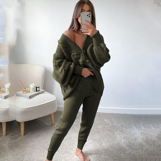Damen nan kuscheliges Oversize Strickset bestehend aus Zopfmuster Cardigan und taillierter Strick-Jogginghose Shop Nory