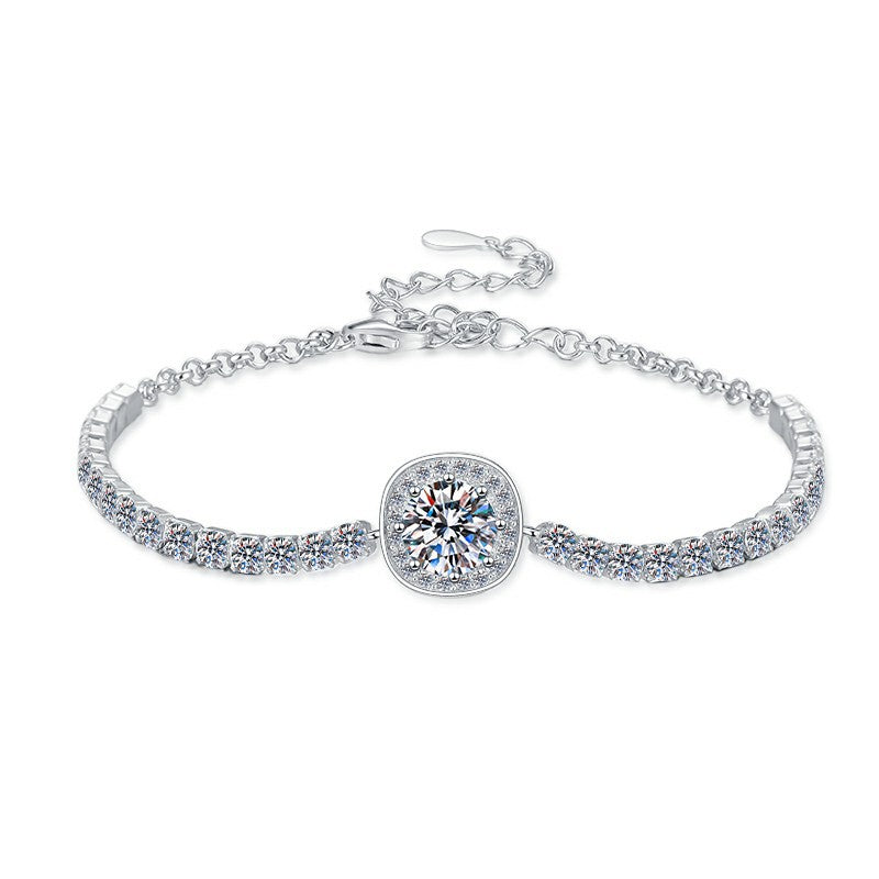 Damenarmband mit funkelndem Hauptstein und feiner Zirkonia-Verzierung Shop Nory