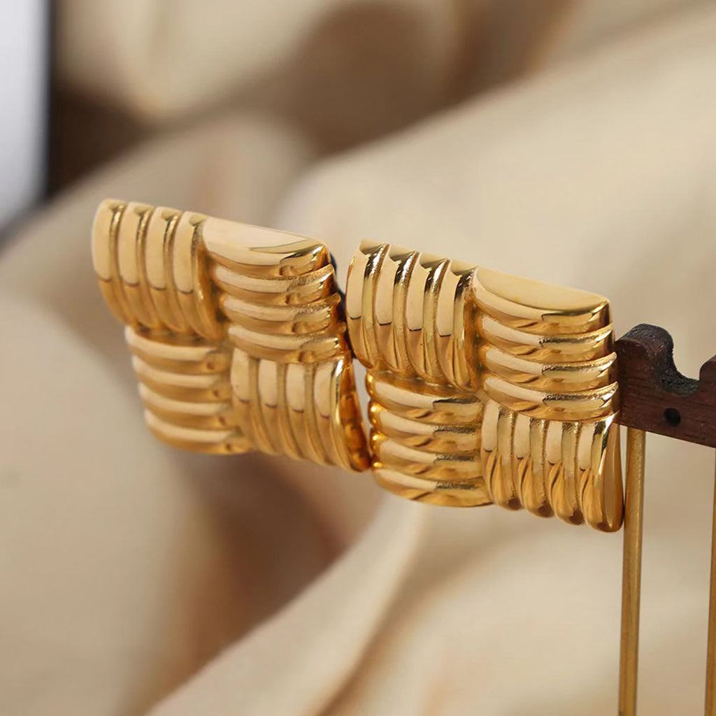 Damen Ohrstecker mit geometrischem Design und eleganter Oberflächenstruktur Shop Nory
