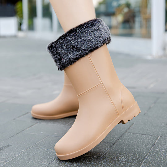 Damen Mittelhohe nahtlose Regenstiefelette aus flexiblem Vollgummi mit griffiger Profilsohle Shop Nory