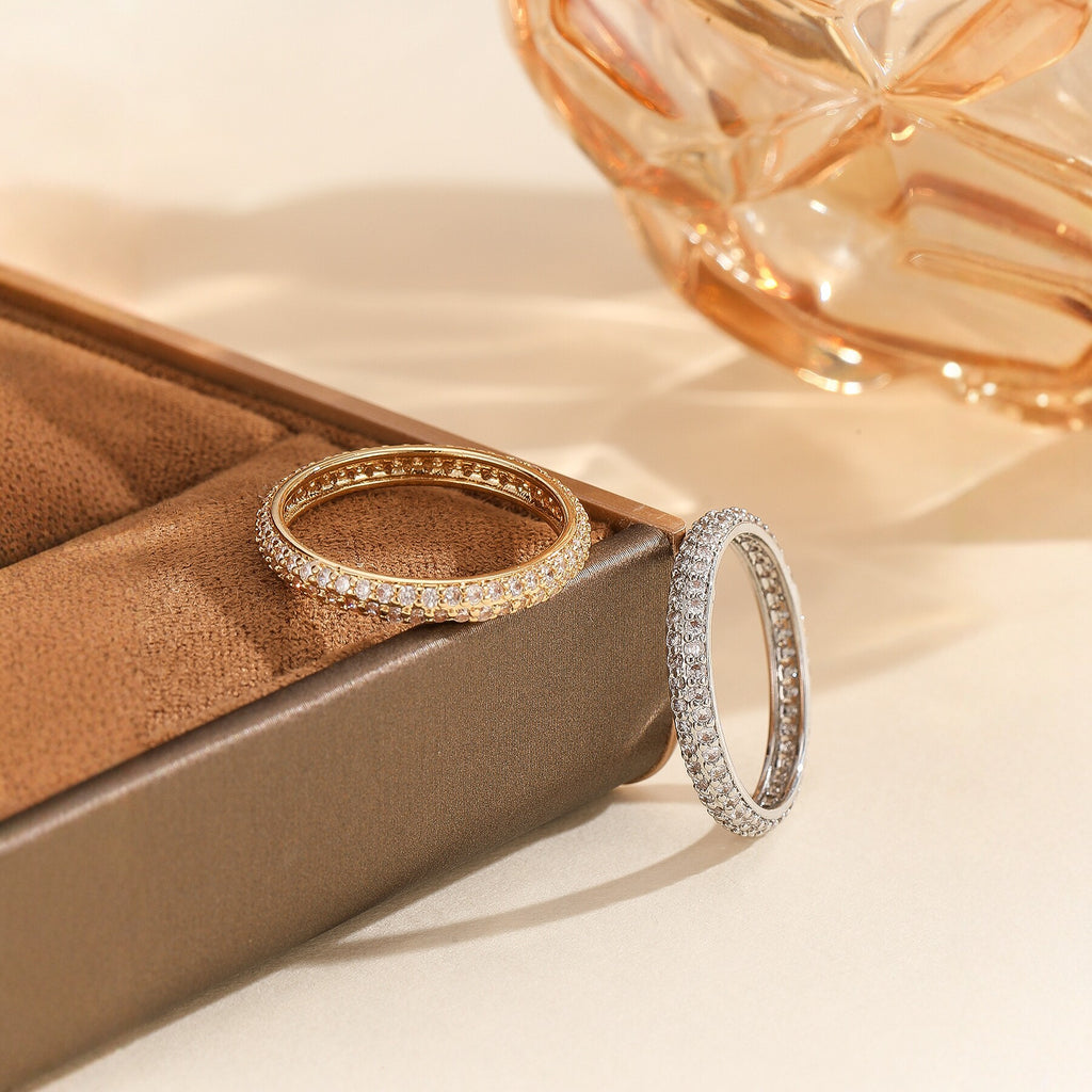 Damen luxuriöser Ring mit funkelnden Zirkonia Shop Nory