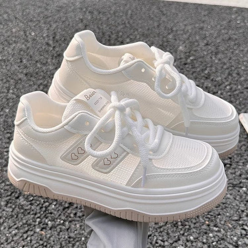 Damen Plateau‑Sneaker mit dicker Wedgesohle und Herz‑Applikation Shop Nory