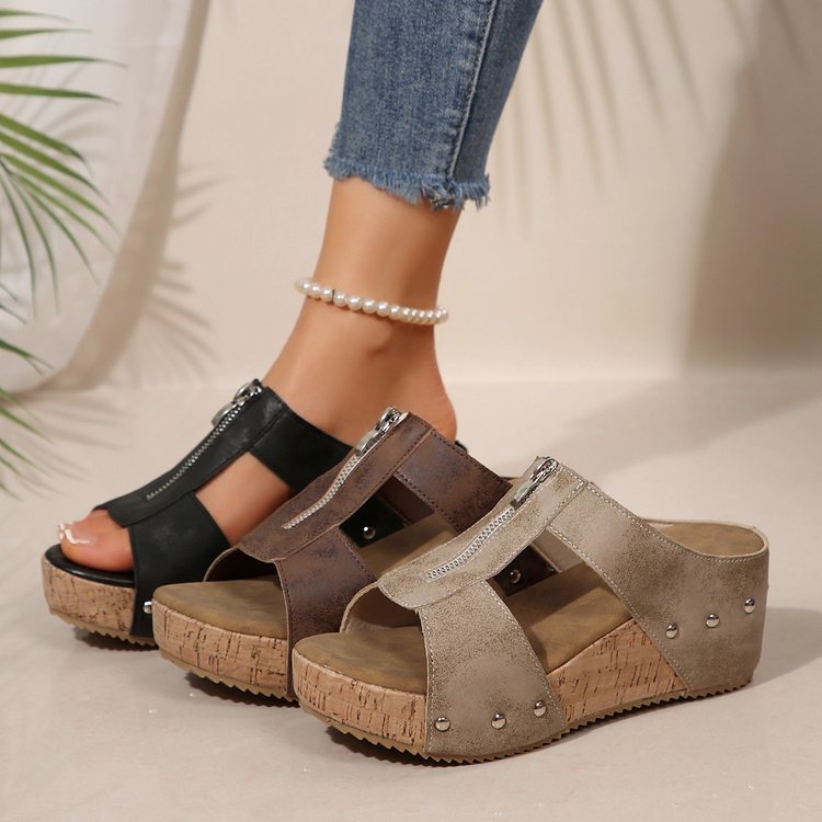 Damen Offene Keil‑Sandaletten mit vorderer Reißverschlussblende und Korkplateau Shop Nory