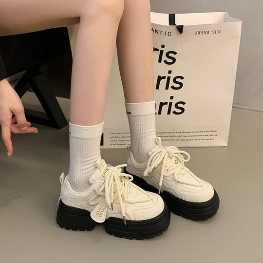 Damen modische Chunky Sneakers mit hoher Plattform und raffinierter Schnürung Shopnory