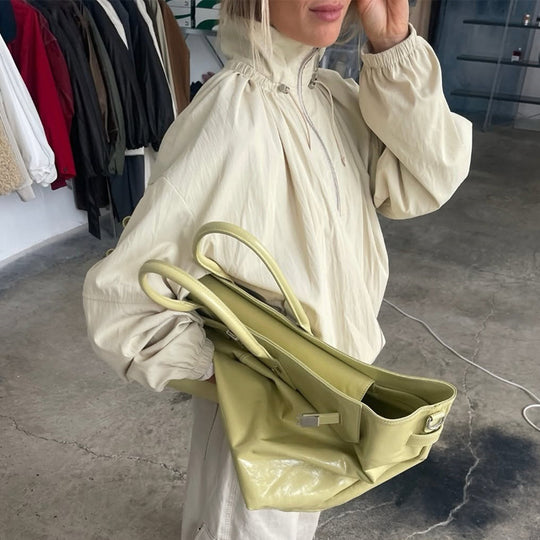 Damen Oversize Windjacke mit hohem Stehkragen, Tunnelzug-Schulterpasse und Ballonärmeln Shop Nory