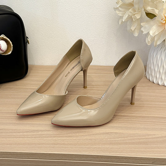 Damen Lack‑Pumps mit tief ausgeschnittener Seitenlinie, spitzer Zehenform und hohem Stiletto Shop Nory