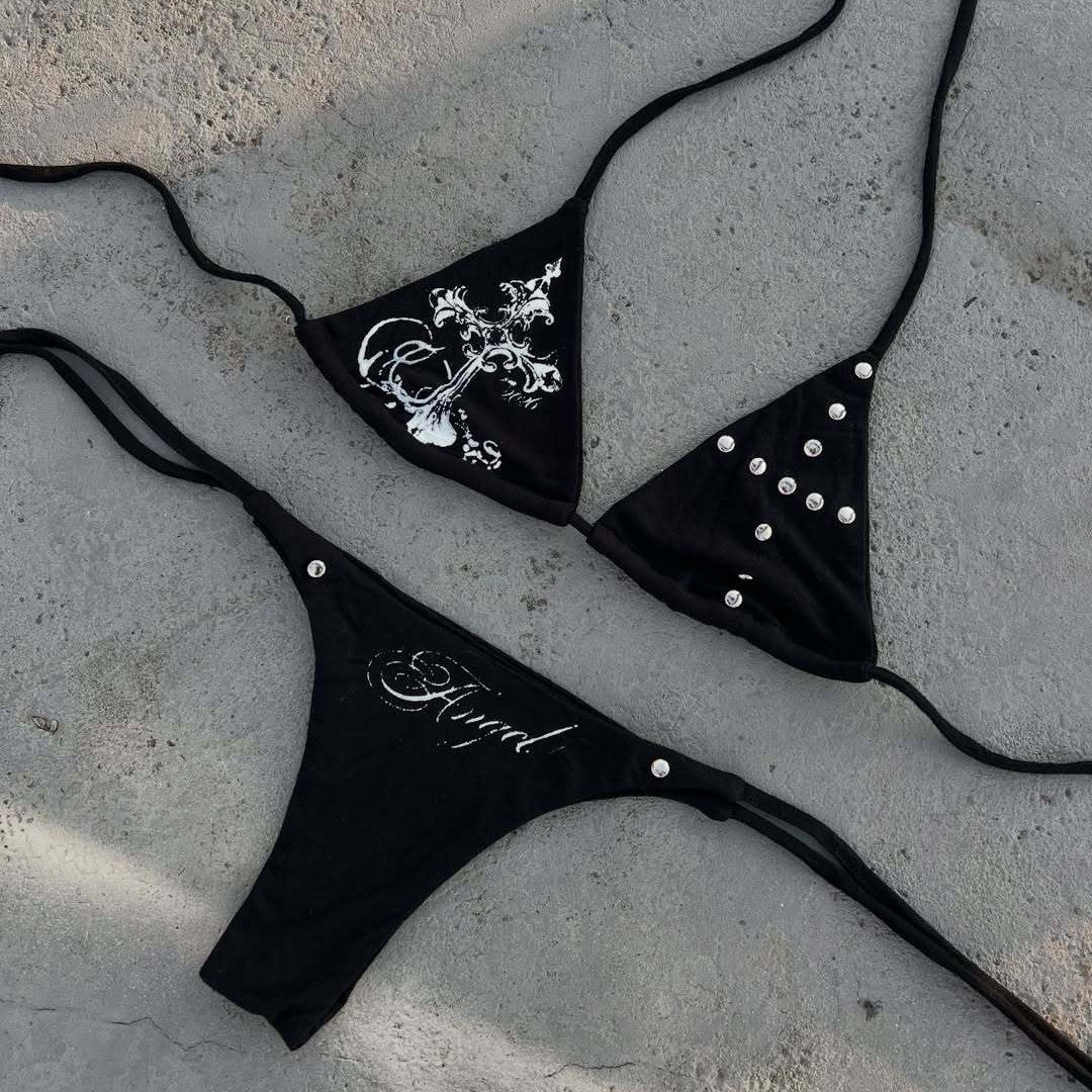 Damen Bikini-Set mit ausgefallenen Details und einzigartigen Akzenten