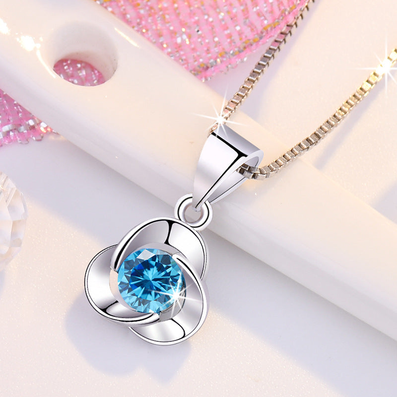 Damen Halskette mit funkelndem Zirkonia-Anhänger und elegantem Design Shop Nory