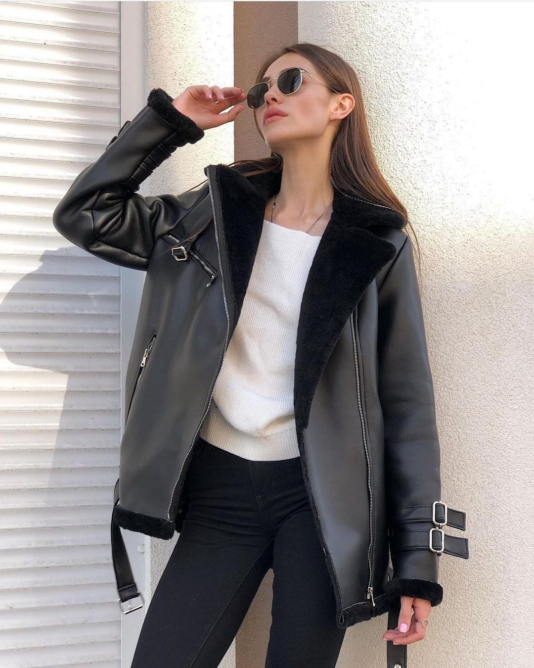 Damen Oversized Kunstleder-Fliegerjacke mit Teddyfell-Futter und Schnallen Shop Nory