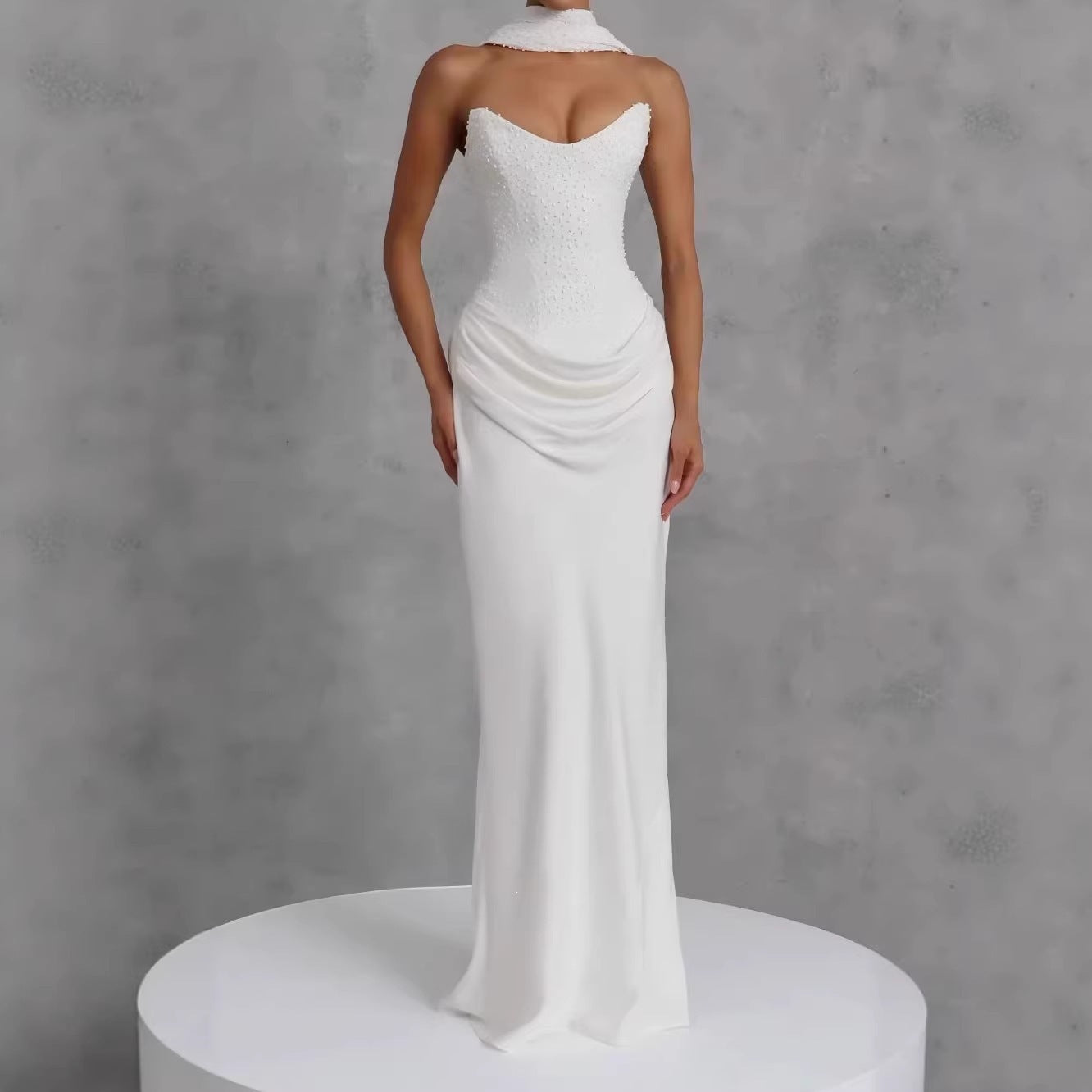Damen Elegantes trägerloses Hochzeitskleid mit fließendem Rock Shopnory