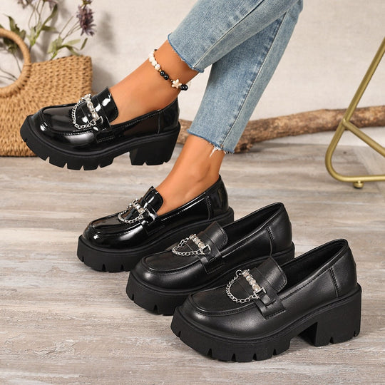 Damen Modische Plattform-Mokassins mit Ketten-Detail Shopnory