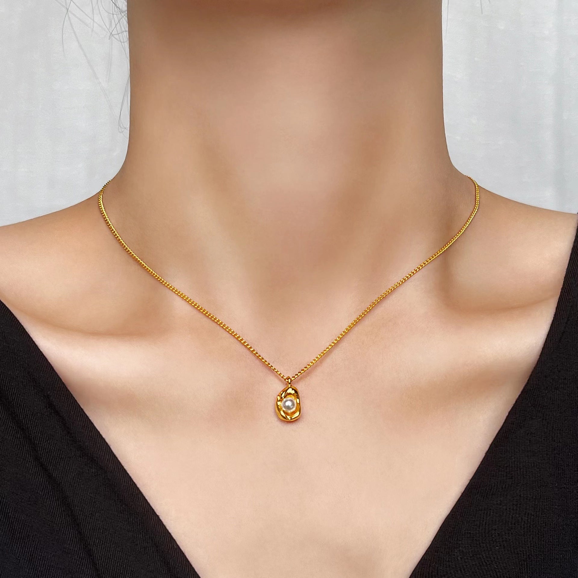 Damen elegante Halskette mit einzigartigem Anhänger aus Perlen und hochwertiger Vergoldung Shop Nory