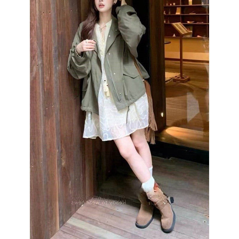 Damen Boxy-Kurzjacke im Oversize-Schnitt mit Stehkragen, Tunnelzugsaum und Klappentaschen Shop Nory