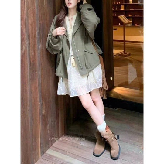 Damen Boxy-Kurzjacke im Oversize-Schnitt mit Stehkragen, Tunnelzugsaum und Klappentaschen Shop Nory