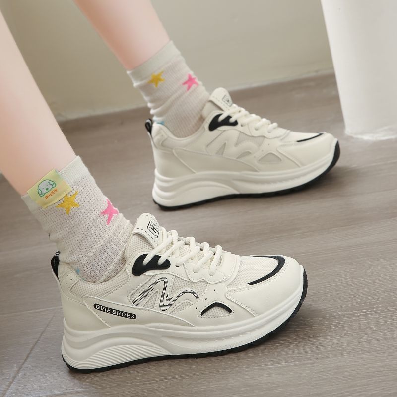 Damen City‑Chunky‑Sneaker mit skulpturierter Plateausohle, Mesh‑Einsätzen und gepolstertem Komfortkragen Shop Nory