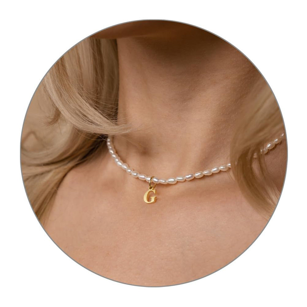 Damen Halskette mit zartem Perlenmuster und personalisiertem Anhänger Shop Nory
