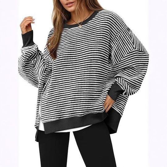 Damen Gestreifter Oversize-Sweater mit Rundhalsausschnitt und Seitenschlitzen Shop Nory