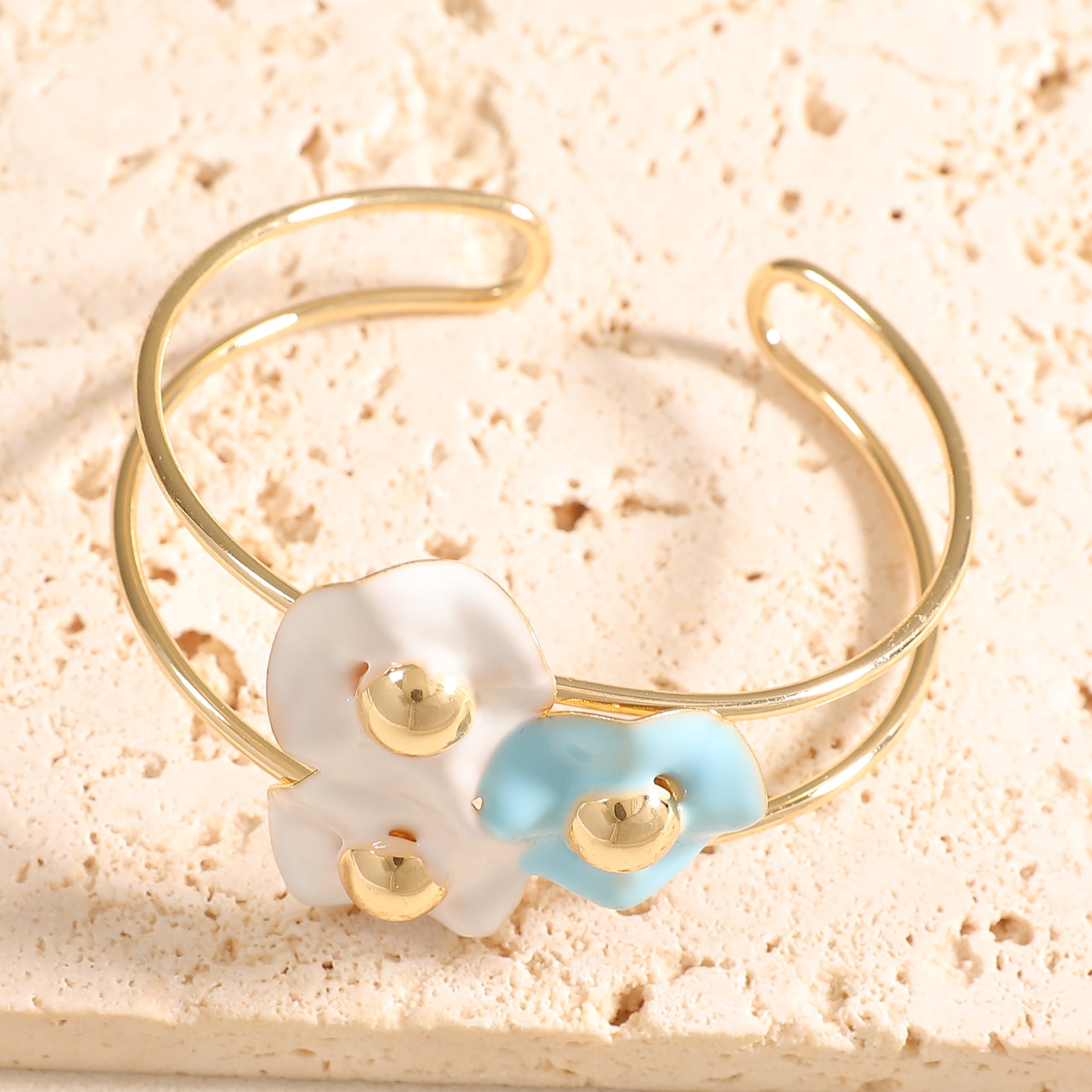 Damen Armreif mit kunstvollem Blumendesign Shop Nory