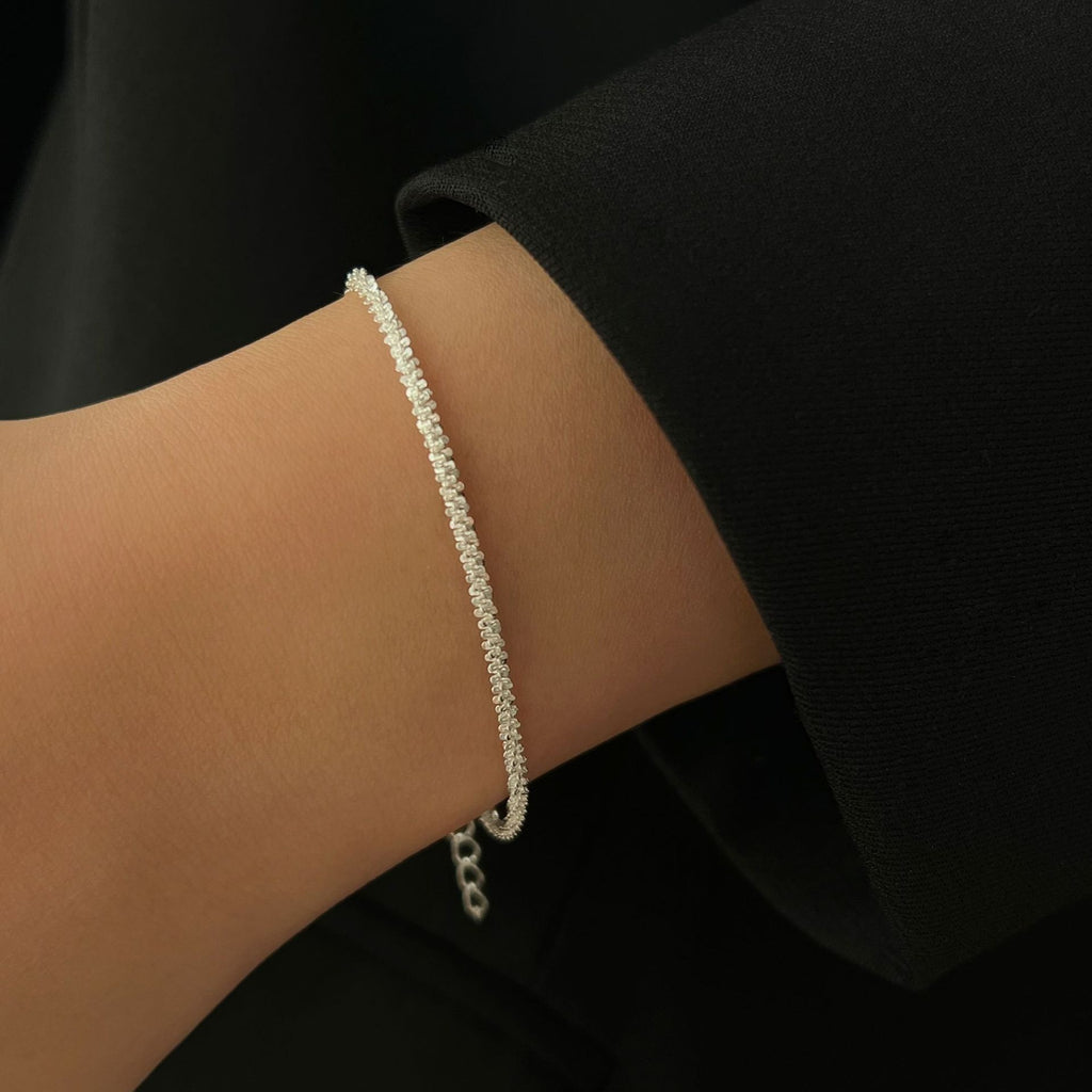 Damen Halskette aus funkelnden Zirkonia mit eleganten Akzenten Shop Nory