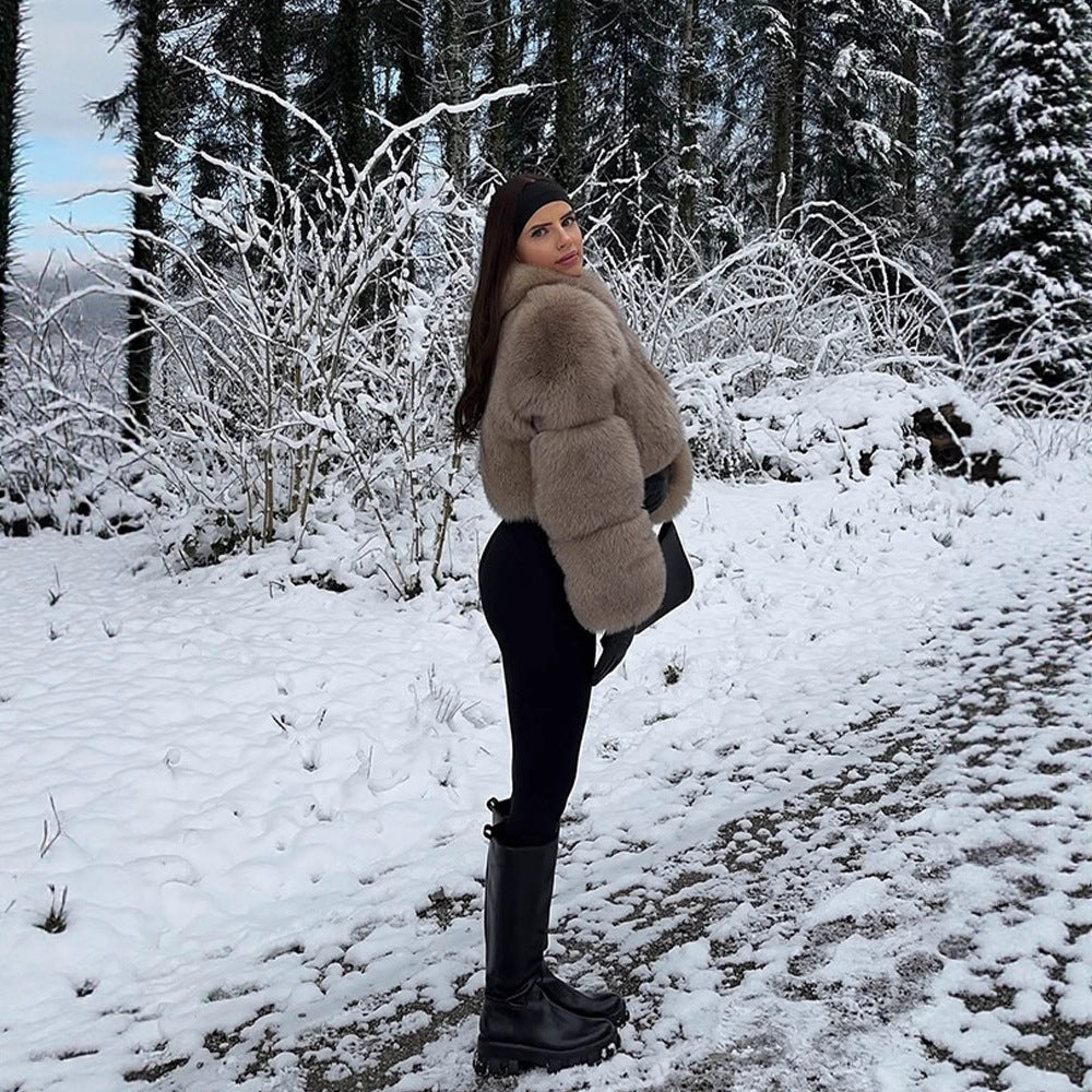 Damen Kurz geschnittener Luxus-Kunstpelzblouson mit voluminösem Schalkragen Shop Nory