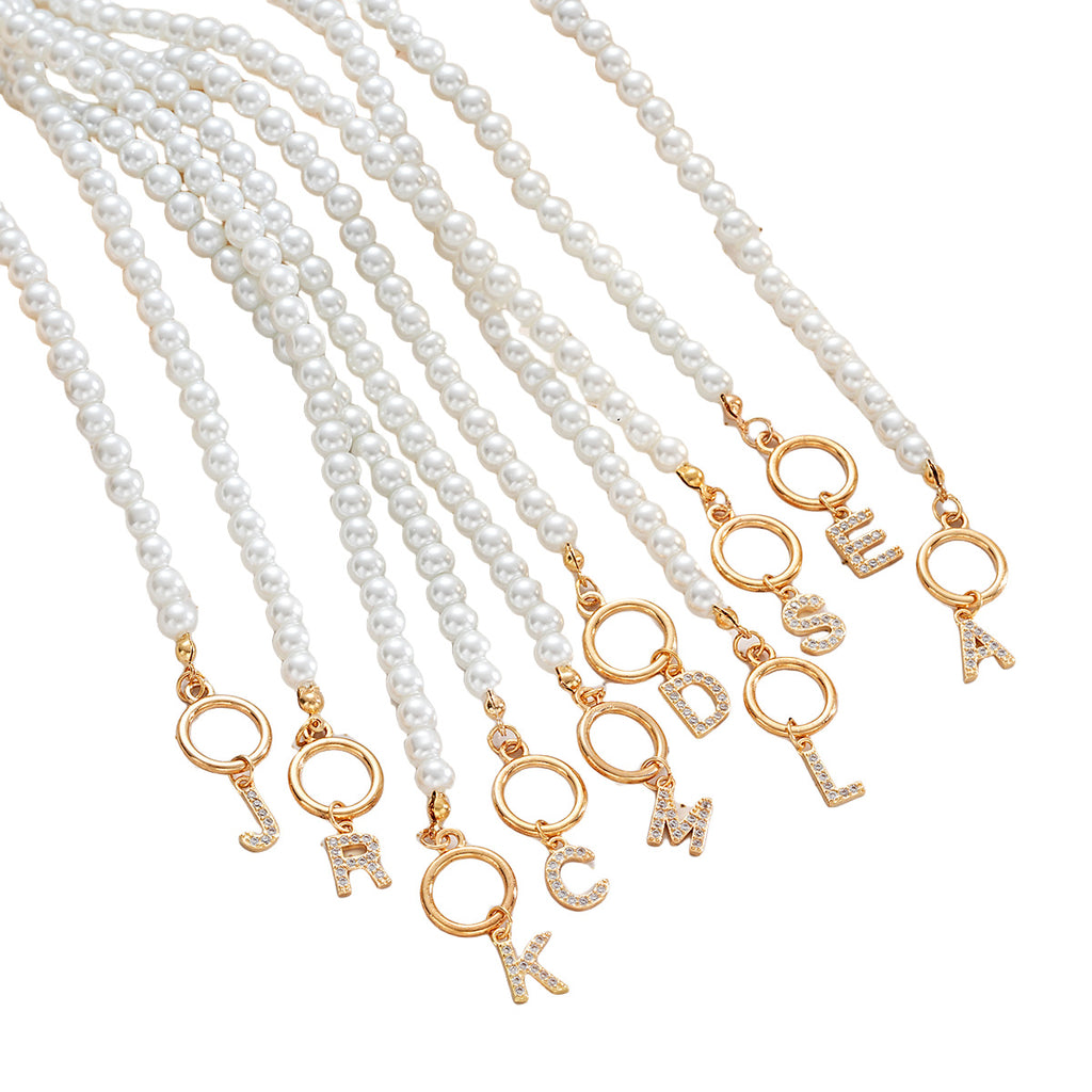 Damen Halskette mit auffälligem Perlen-Design und personalisiertem Anhänger Shop Nory