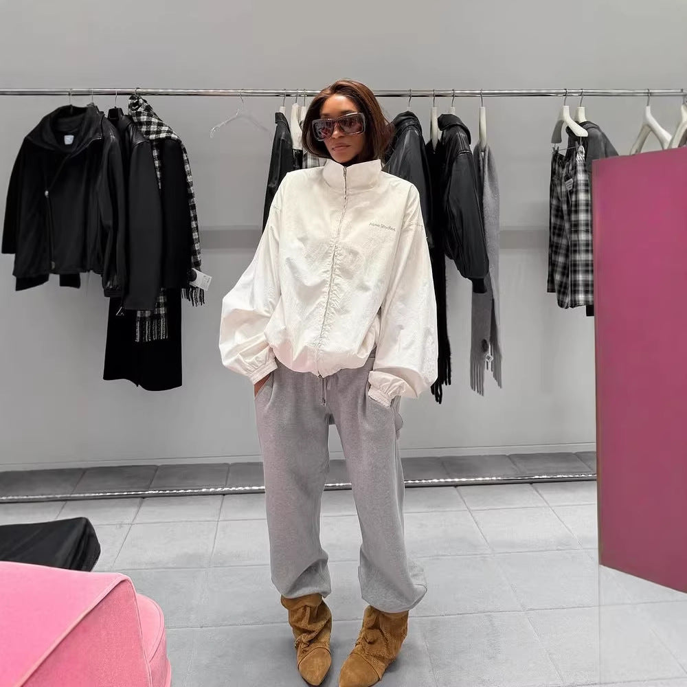 Damen Gepolsterte Boxy‑Jacke im Cropped‑Cut mit Stehkragen und verdeckter Verschlussleiste Shop Nory