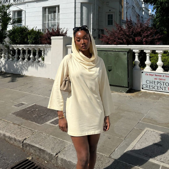 Damen Kapuzenminikleid mit drapiertem Halsausschnitt und überschnittenen 3 4-Ärmeln Shop Nory
