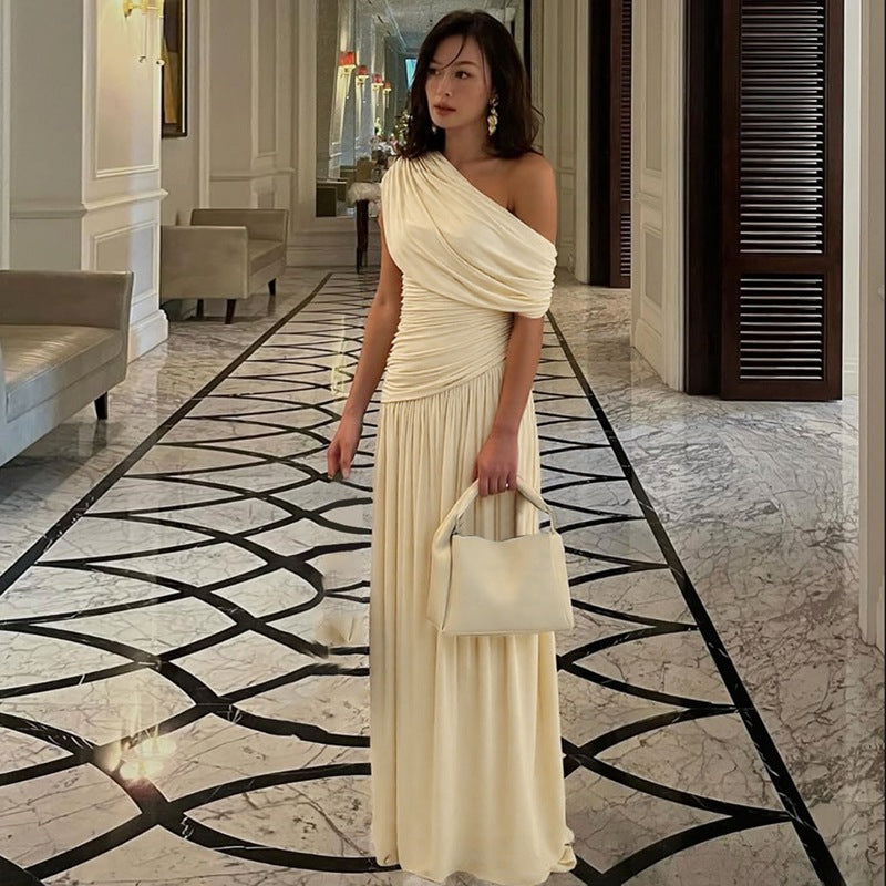 Damen Elegantes asymmetrisches Maxikleid mit Raffungen
