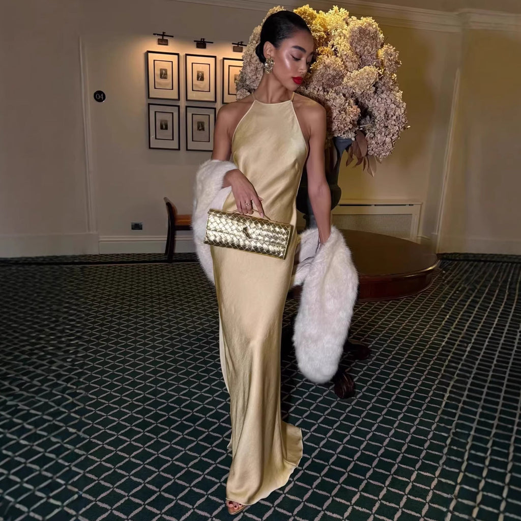Damen elegantes Maxikleid mit raffiniertem Rückenausschnitt und schimmerndem Material Shopnory
