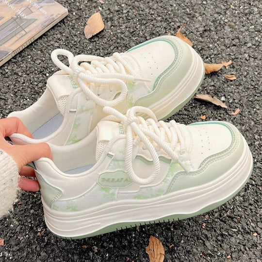 Damen Voluminöser Plateau‑Sneaker im Retro‑Citystil mit dezenter Marmorierung und dämpfender Keilsohle Shop Nory