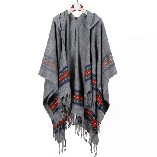 Damen Kapuzen‑Capeponcho im Tartanmuster mit Fransensaum aus weichem Wollmix Shop Nory